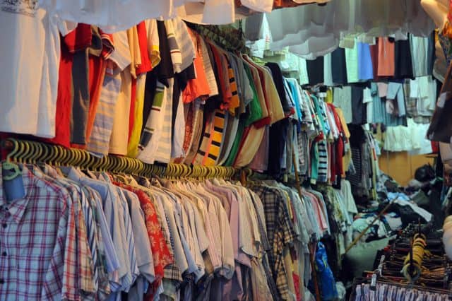 Thu mua các loại quần áo tồn - Thu Mua Phế Liệu Anh Huy Hùng - Công Ty TNHH Môi Trường Anh Huy Hùng